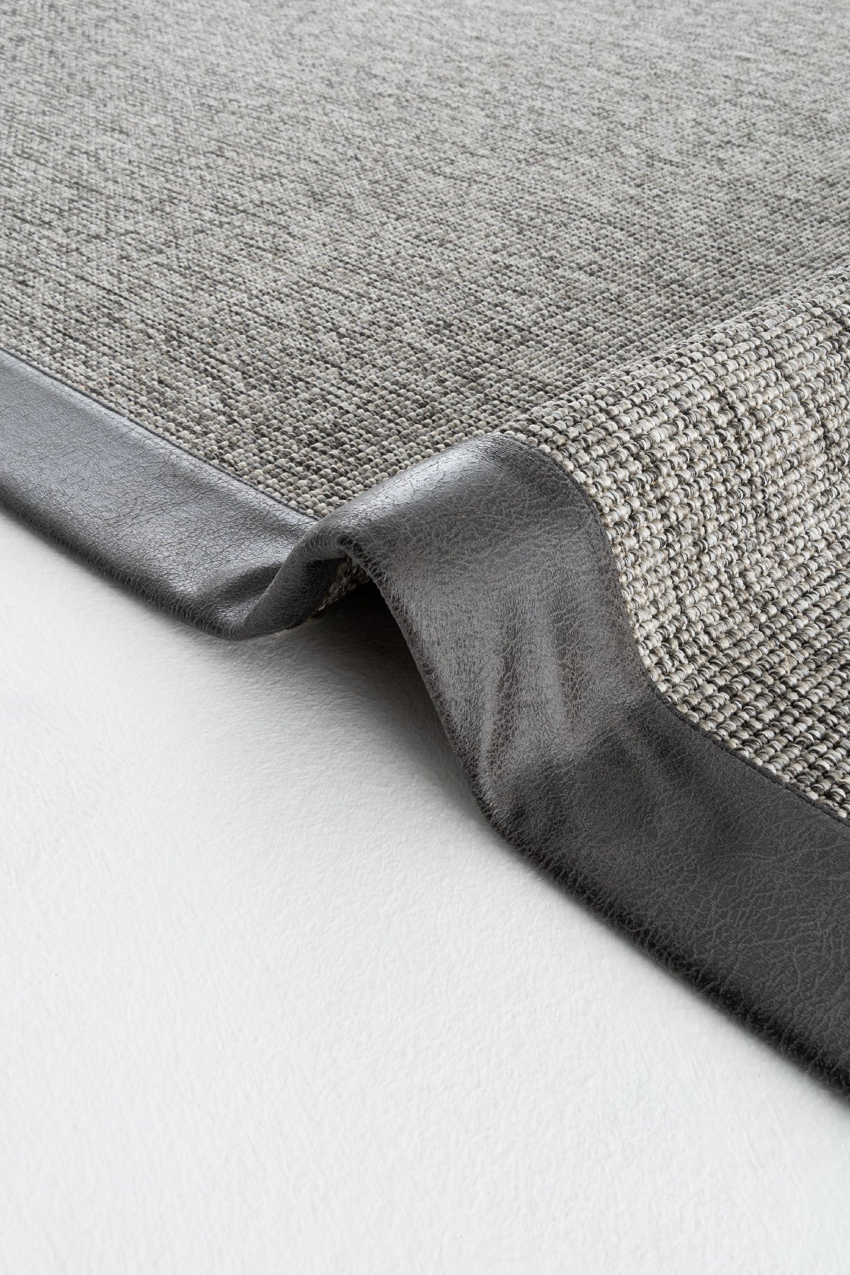 Sisalart Londra Deri Medusa Bordür Sisal Halı - Sisal Halı