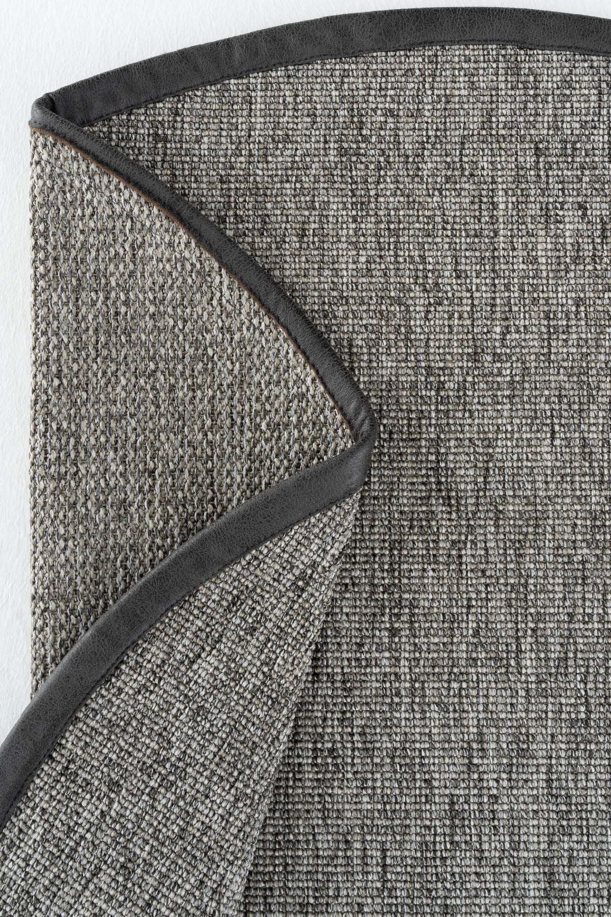 Sisalart Londra Deri Medusa Bordür Yuvarlak Sisal Halı - Sisal Halı